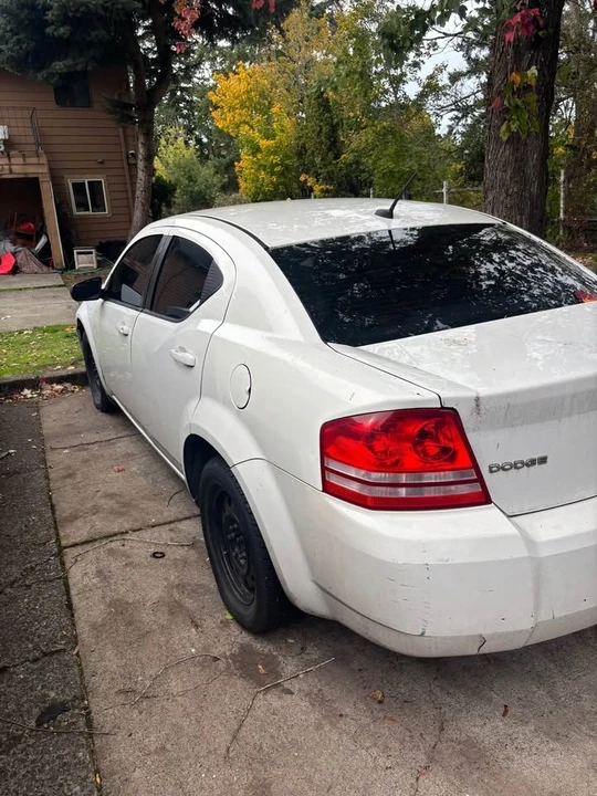 2010 Dodge Avenger Sedan - Image 7 of 8