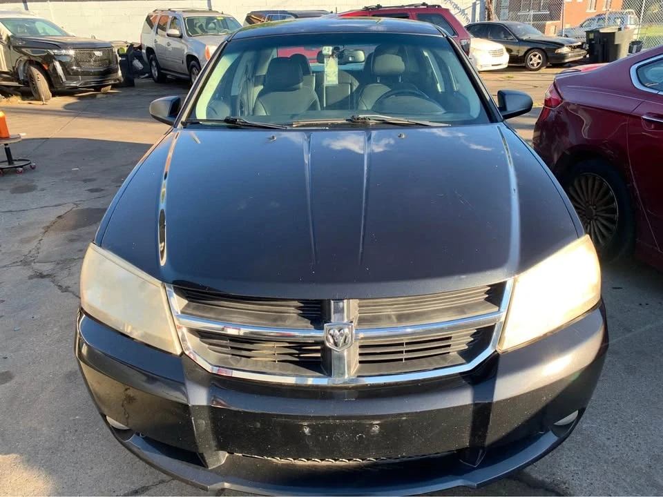 2010 Dodge Avenger Sedan - Image 2 of 8