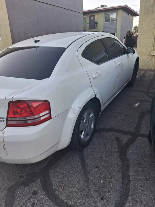 2010 Dodge Avenger Sedan - Image 4 of 8