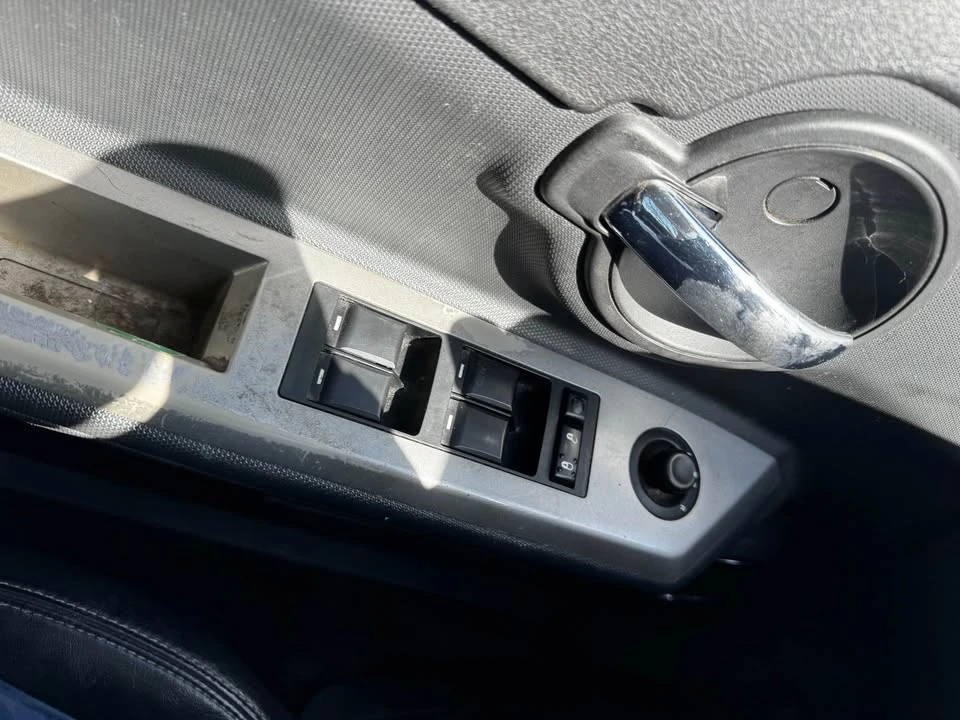 2010 Dodge Avenger Sedan - Image 9 of 14