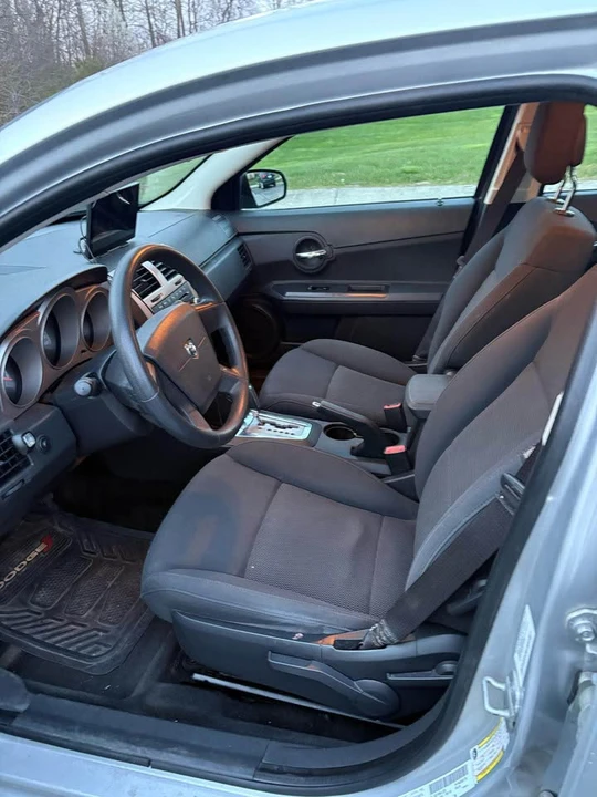 2010 Dodge Avenger Sedan - Image 7 of 8