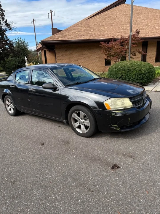 2010 Dodge Avenger Sedan - Image 2 of 5