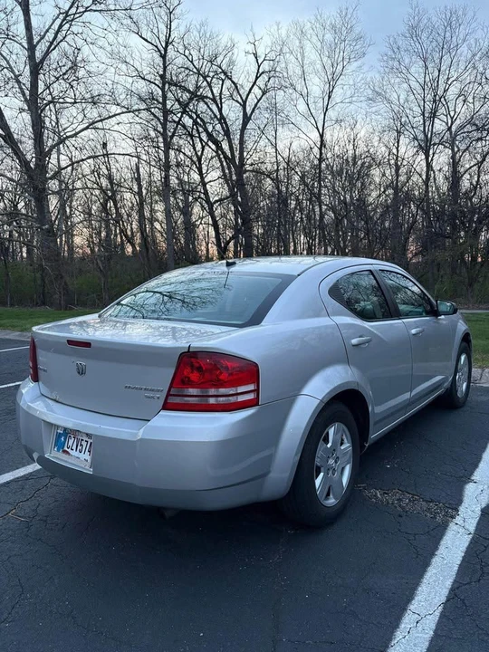 2010 Dodge Avenger Sedan - Image 2 of 8
