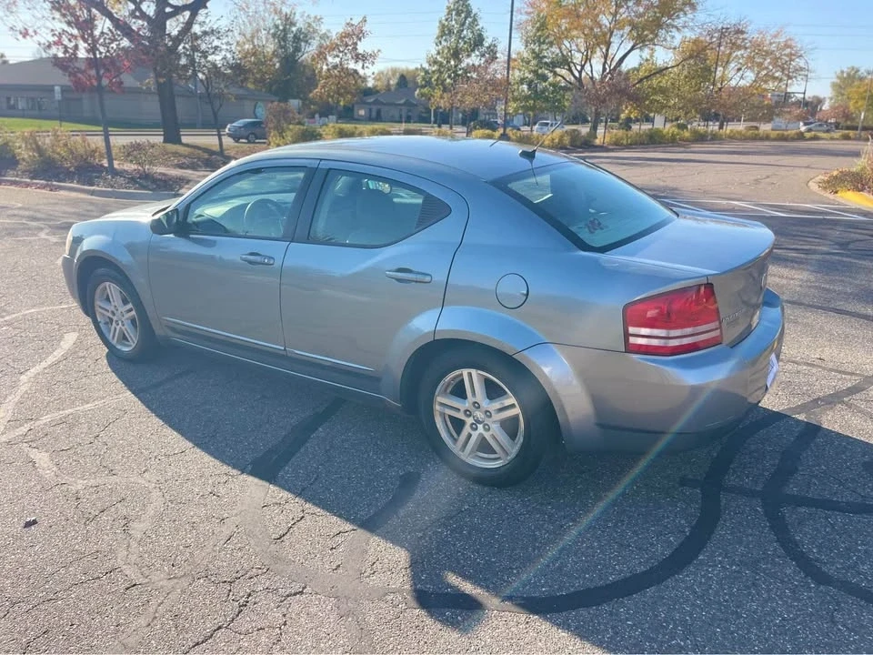 2010 Dodge Avenger Sedan - Image 4 of 12