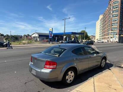 2010 Dodge Avenger Sedan - Image 2 of 3