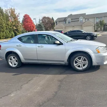 2010 Dodge Avenger SXT Sedan