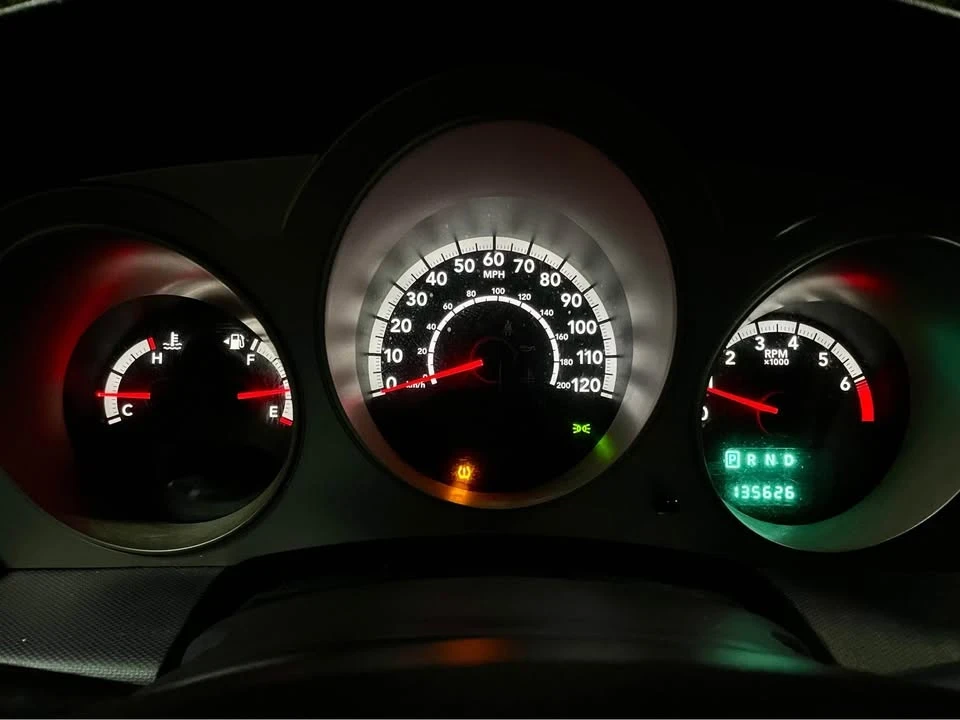 2010 Dodge Avenger Sedan - Image 6 of 11