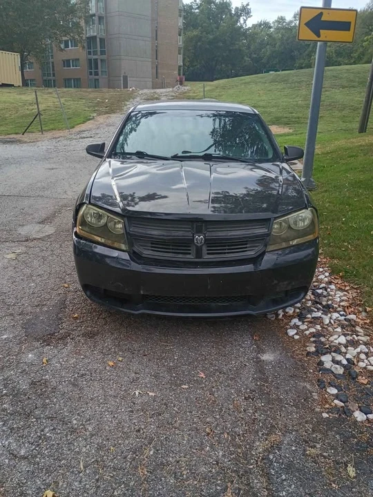 2010 Dodge Avenger Sedan - Image 2 of 4