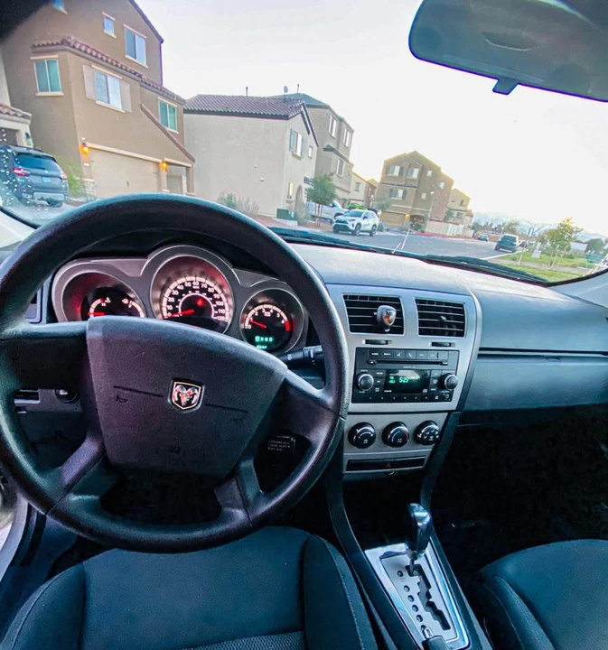 2010 Dodge Avenger Sedan - Image 3 of 5