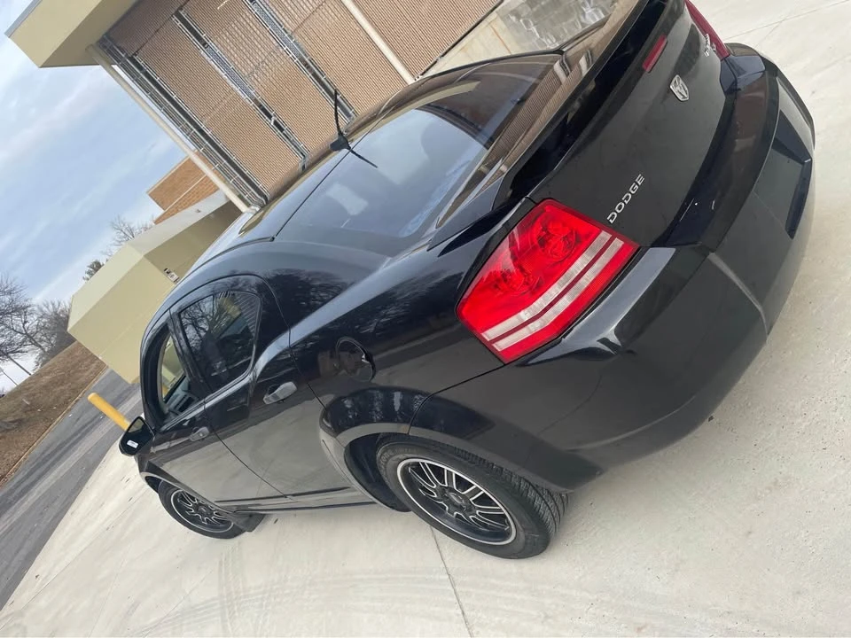 2010 Dodge Avenger Sedan - Image 2 of 2