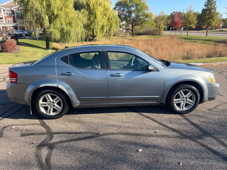 2010 Dodge Avenger Sedan - Image 2 of 7