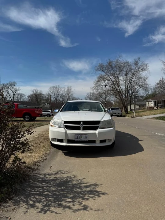2010 Dodge Avenger Sedan - Image 3 of 11