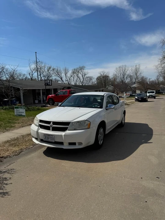 2010 Dodge Avenger Sedan - Image 2 of 11