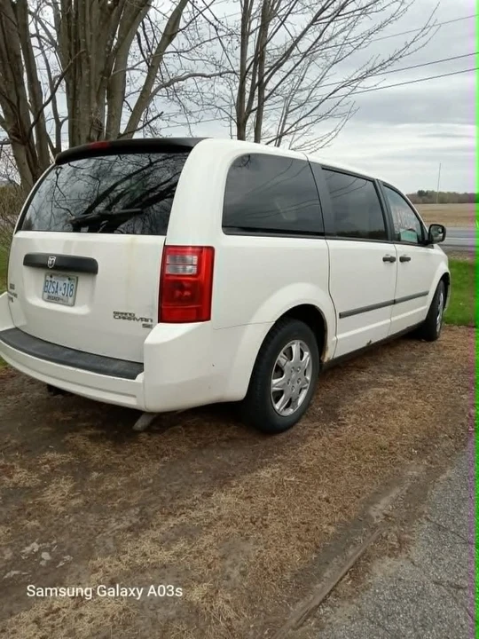 2010 Dodge Caravan - Image 2 of 5