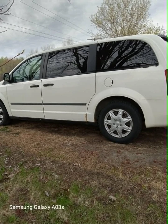 2010 Dodge Caravan - Image 4 of 5