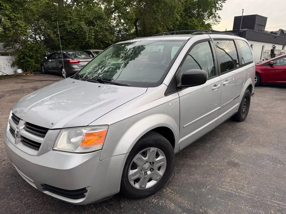 2010 Dodge Caravan - Image 2 of 7