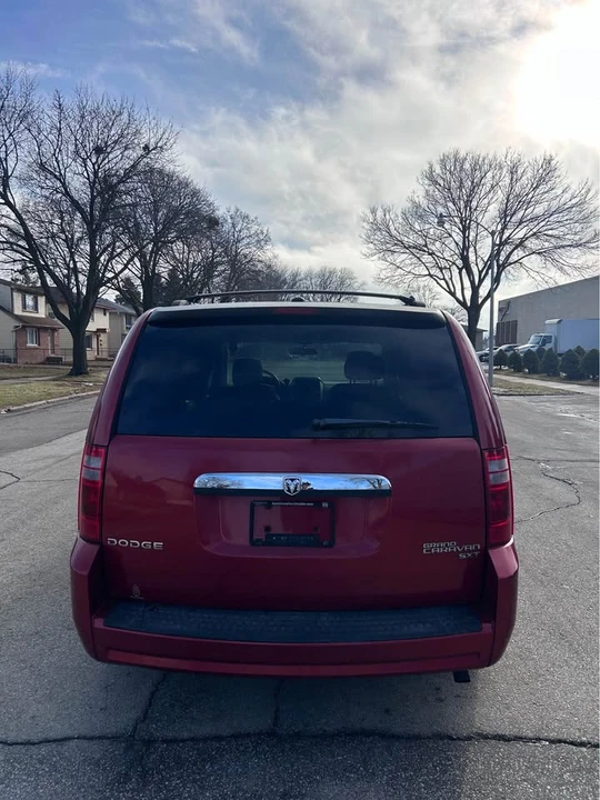 2010 Dodge Caravan - Image 5 of 16