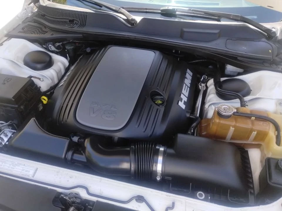 2010 Dodge Challenger 3rd Gen - Image 13 of 16