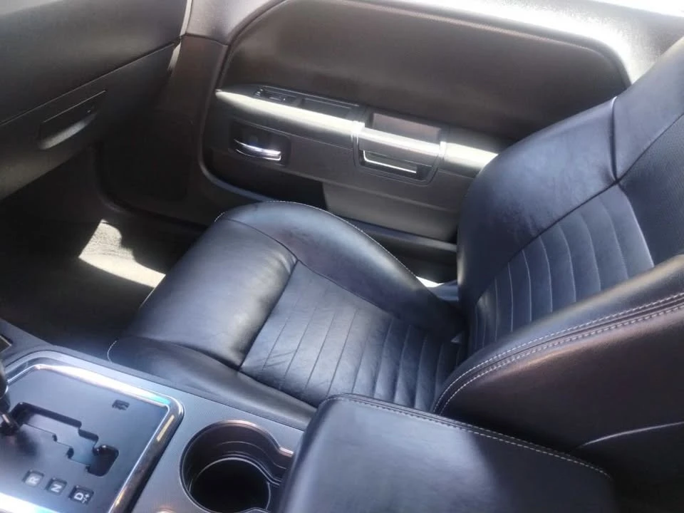 2010 Dodge Challenger 3rd Gen - Image 10 of 16