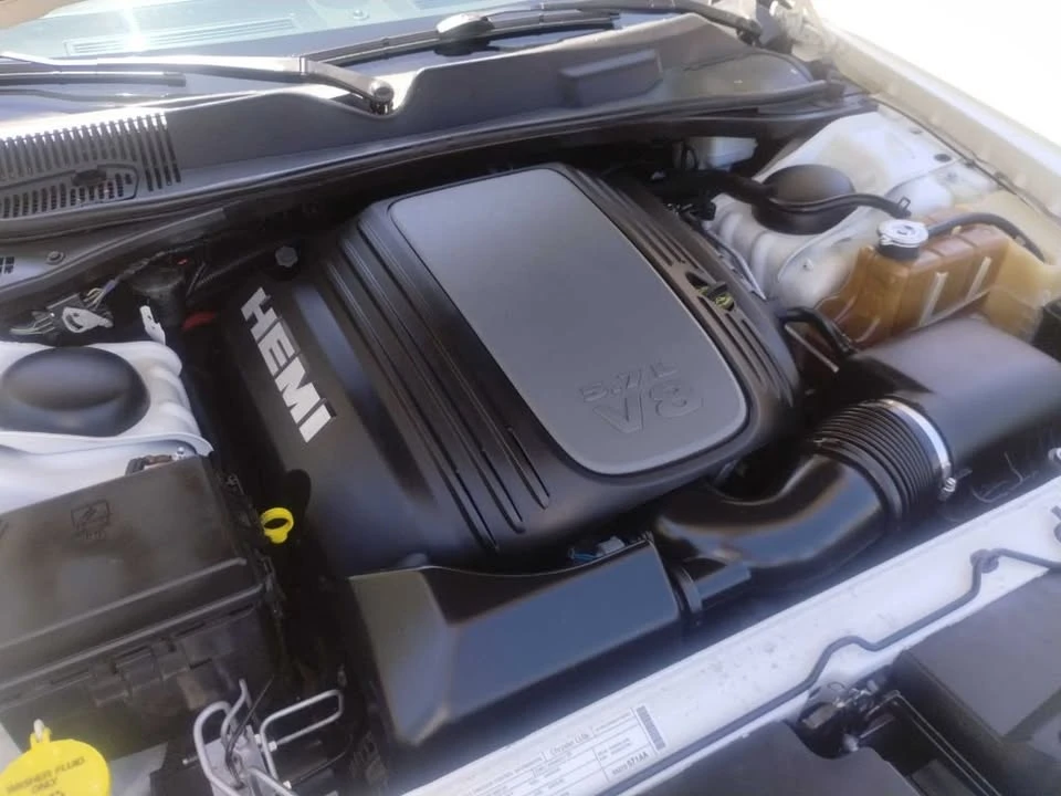 2010 Dodge Challenger 3rd Gen - Image 15 of 16