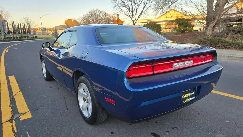 2010 Dodge Challenger 3rd Gen - Image 7 of 20