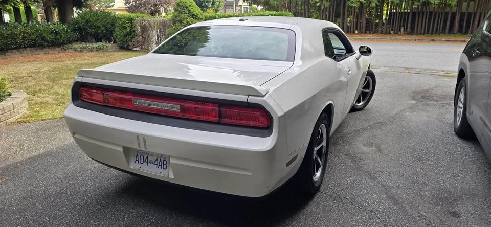 2010 Dodge Challenger 3rd Gen - Image 6 of 9