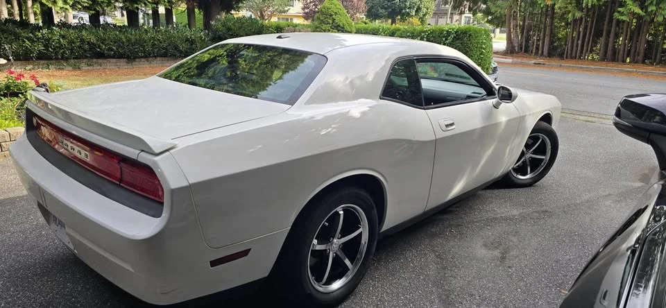 2010 Dodge Challenger 3rd Gen - Image 4 of 9