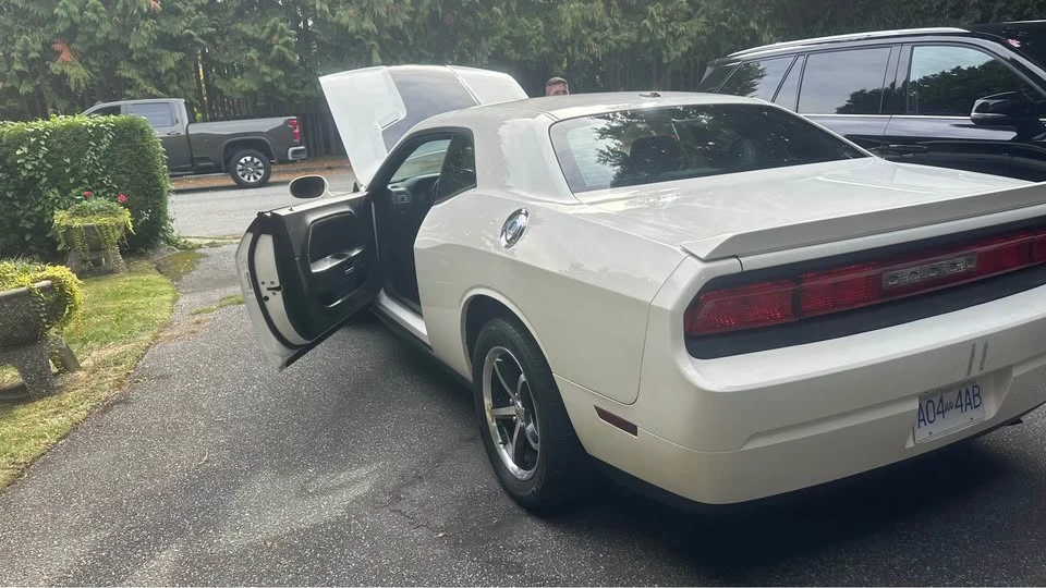 2010 Dodge Challenger 3rd Gen - Image 9 of 9