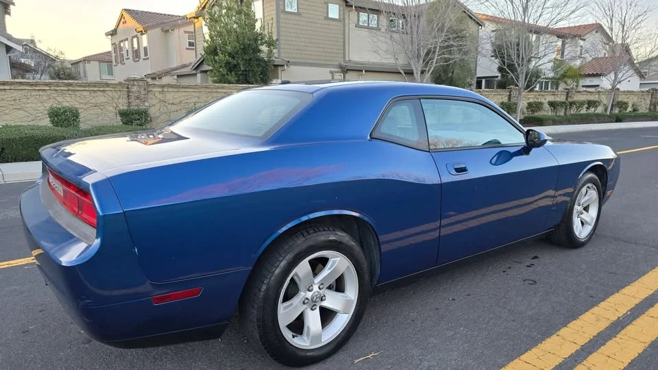 2010 Dodge Challenger 3rd Gen - Image 11 of 20