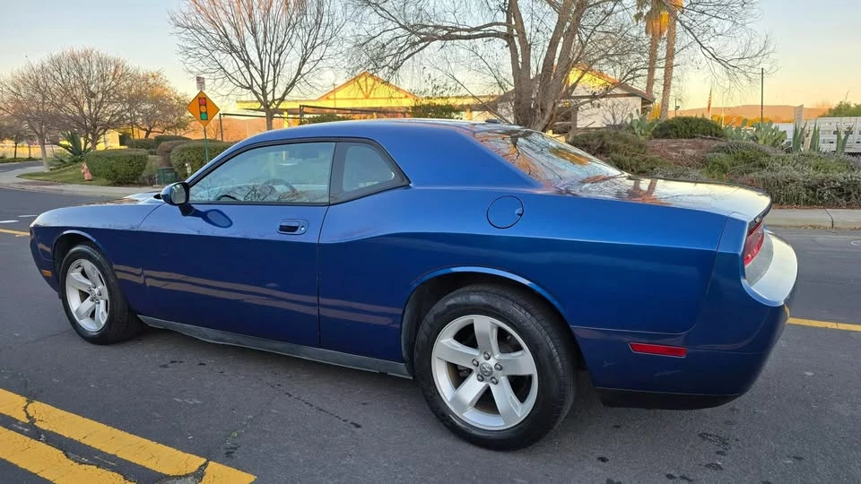 2010 Dodge Challenger 3rd Gen - Image 6 of 20
