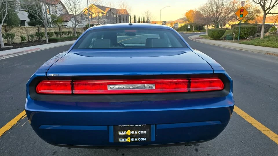 2010 Dodge Challenger 3rd Gen - Image 9 of 20