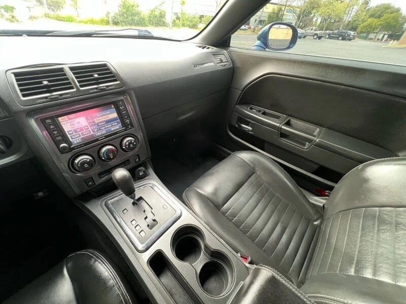 2010 Dodge Challenger 3rd Gen - Image 17 of 19