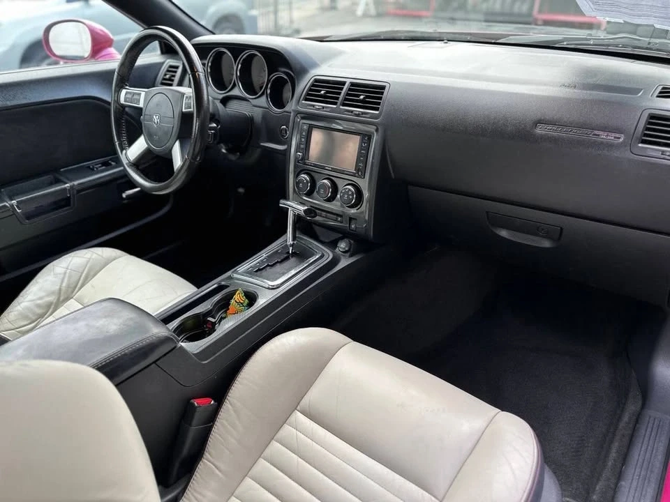 2010 Dodge Challenger 3rd Gen - Image 17 of 20