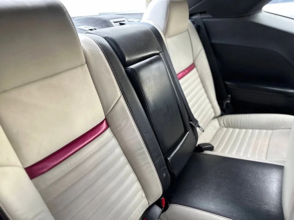 2010 Dodge Challenger 3rd Gen - Image 18 of 20