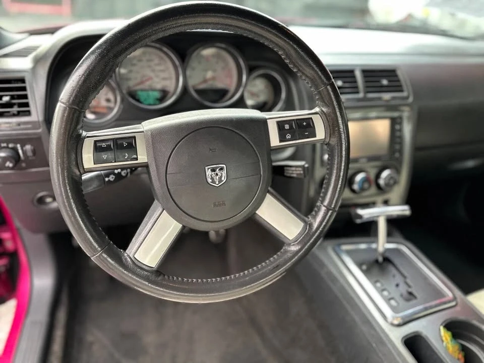2010 Dodge Challenger 3rd Gen - Image 19 of 20