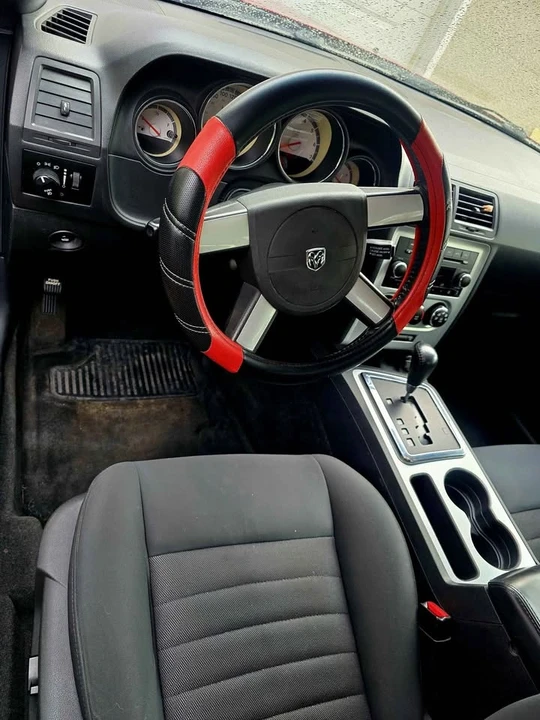 2010 Dodge Challenger 3rd Gen - Image 7 of 12