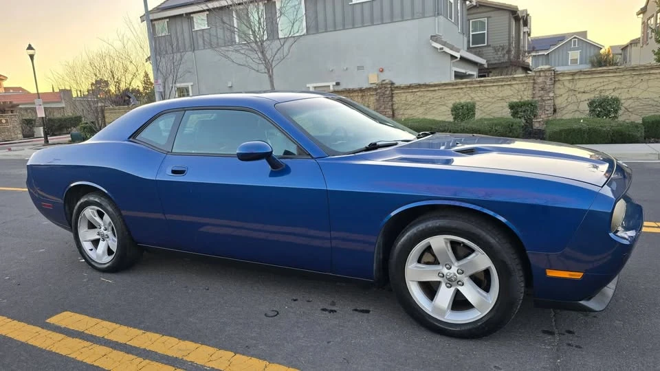 2010 Dodge Challenger 3rd Gen - Image 13 of 20