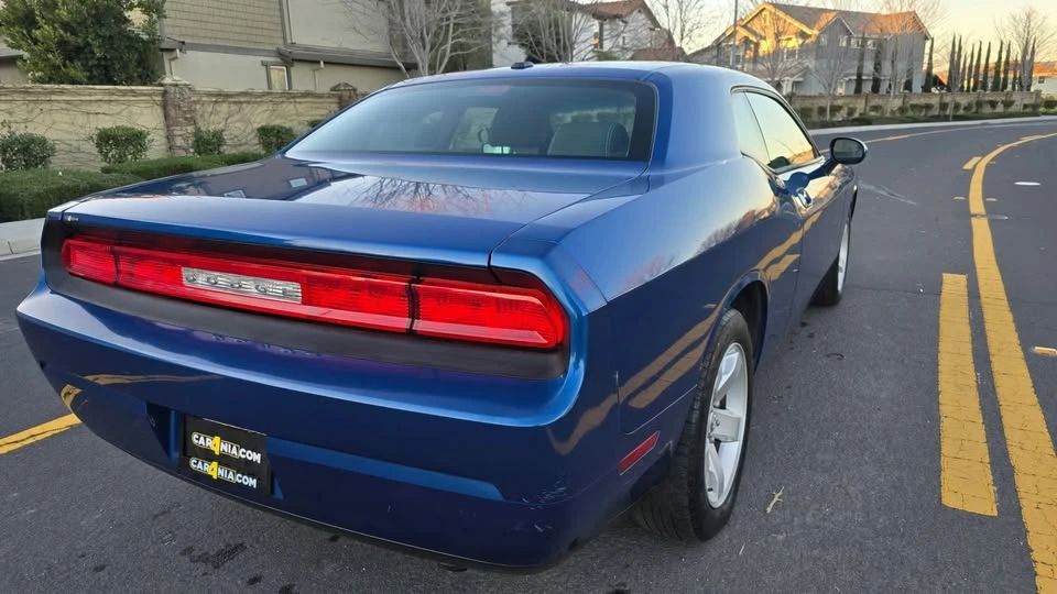 2010 Dodge Challenger 3rd Gen - Image 10 of 20