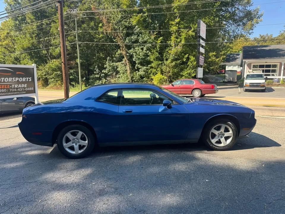 2010 Dodge Challenger 3rd Gen - Image 8 of 18
