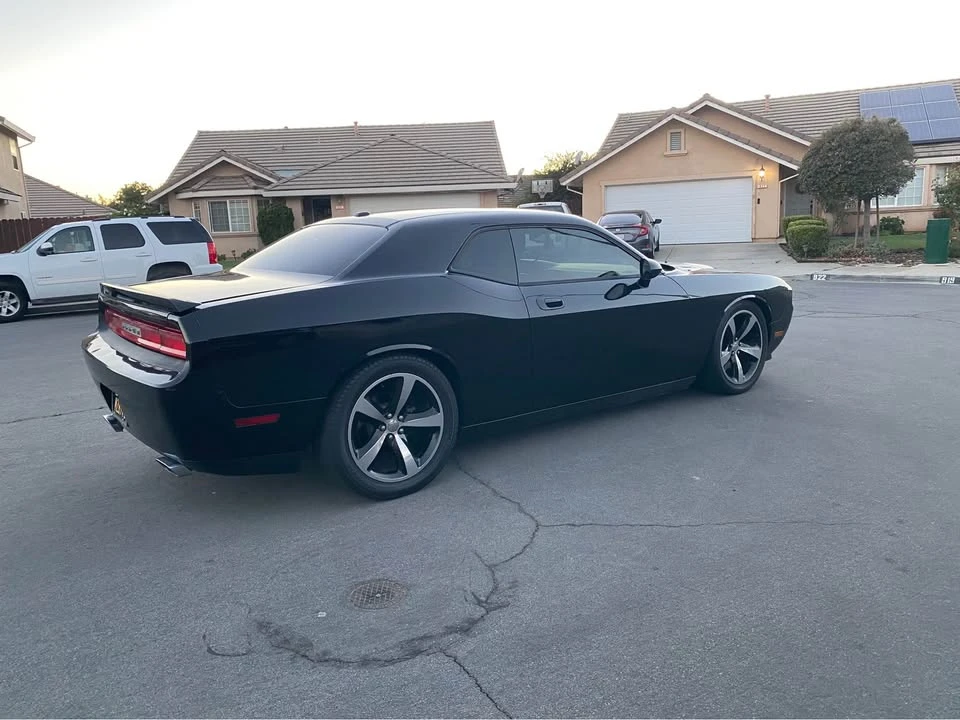 2010 Dodge Challenger 3rd Gen - Image 4 of 5