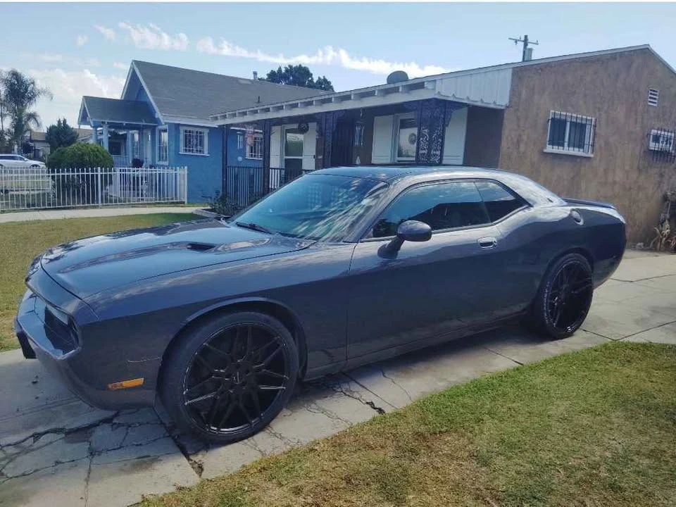 2010 Dodge Challenger 3rd Gen - Image 5 of 18