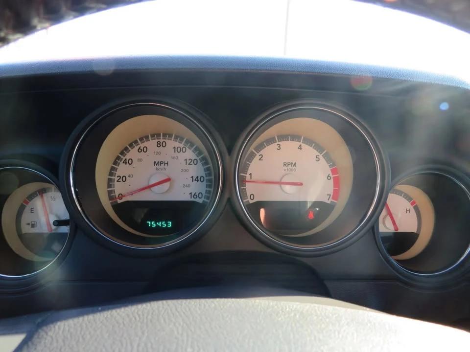 2010 Dodge Challenger 3rd Gen - Image 3 of 17