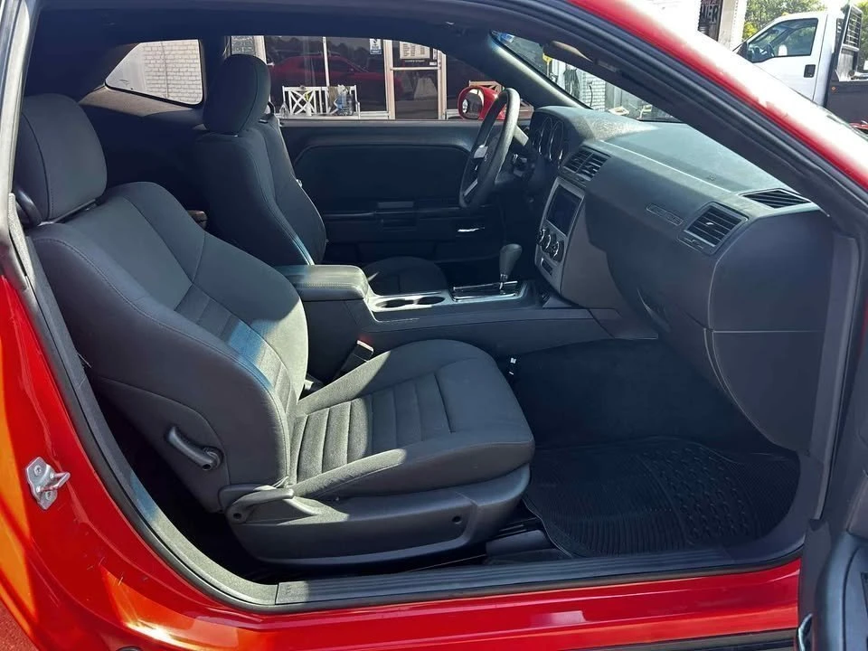 2010 Dodge Challenger 3rd Gen - Image 3 of 5