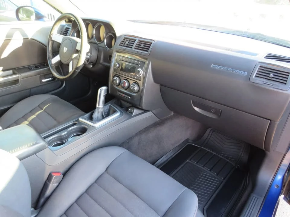 2010 Dodge Challenger 3rd Gen - Image 6 of 17