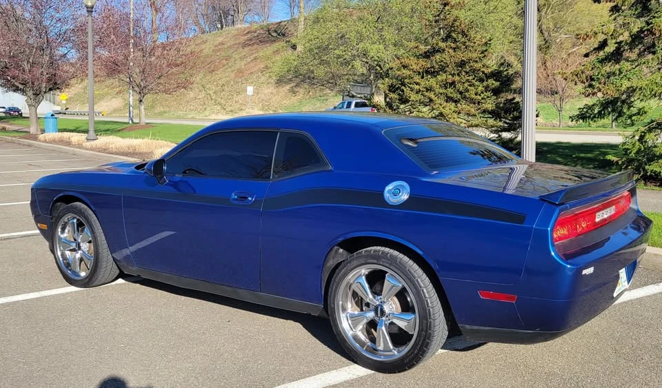 2010 Dodge Challenger 3rd Gen - Image 2 of 3