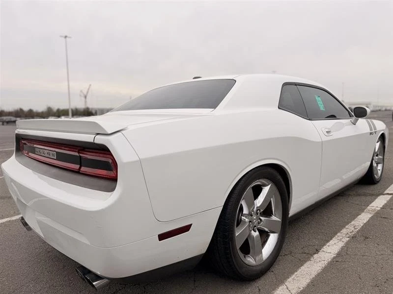 2010 Dodge Challenger 3rd Gen - Image 3 of 17
