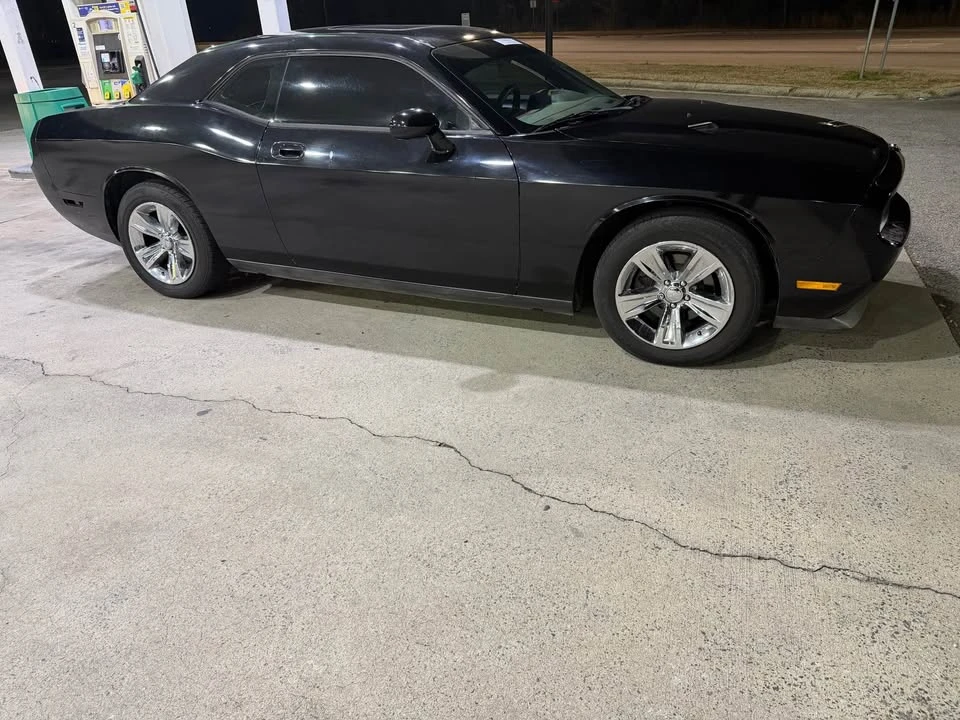 2010 Dodge Challenger 3rd Gen - Image 3 of 6