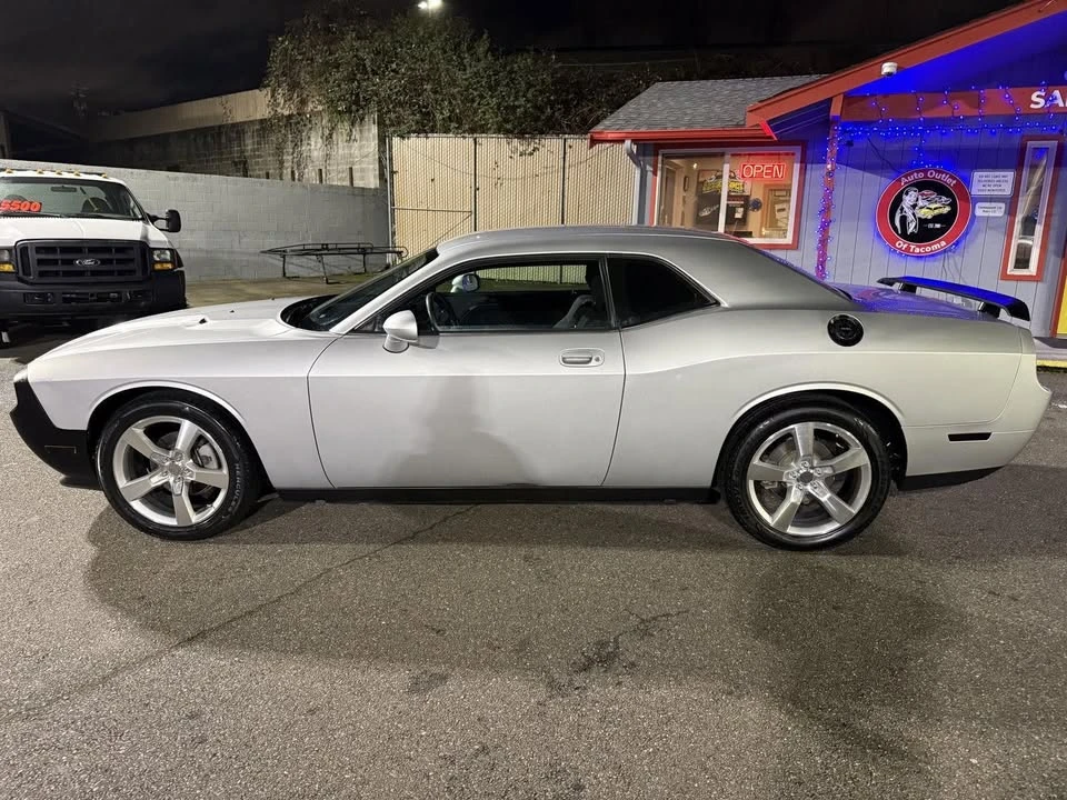 2010 Dodge Challenger 3rd Gen - Image 11 of 14