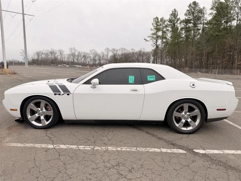 2010 Dodge Challenger 3rd Gen - Image 4 of 17