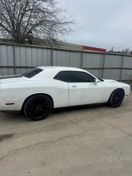 2010 Dodge Challenger 3rd Gen - Image 4 of 8